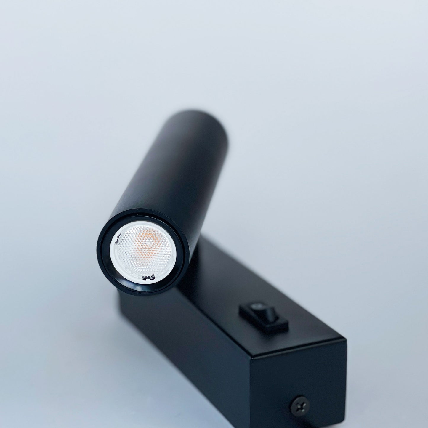 კედლის წერტილოვანი სანათი - DLT169W black